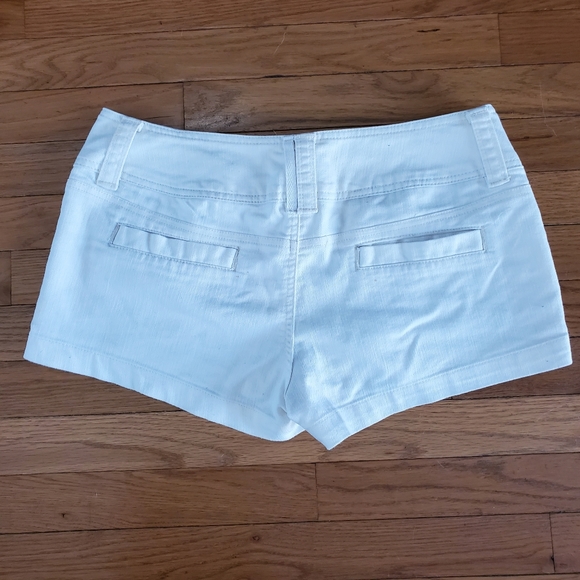 White Stretch Denim Shorts *Flaw* - Picture 3 of 10